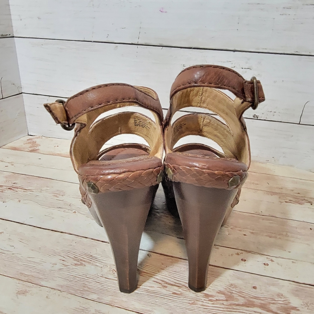Frye Dara Campus Stitch Heels - Picture 5 of 14